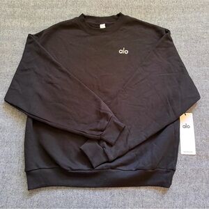 ALO Yoga Woman’s Black Crewneck Sweater